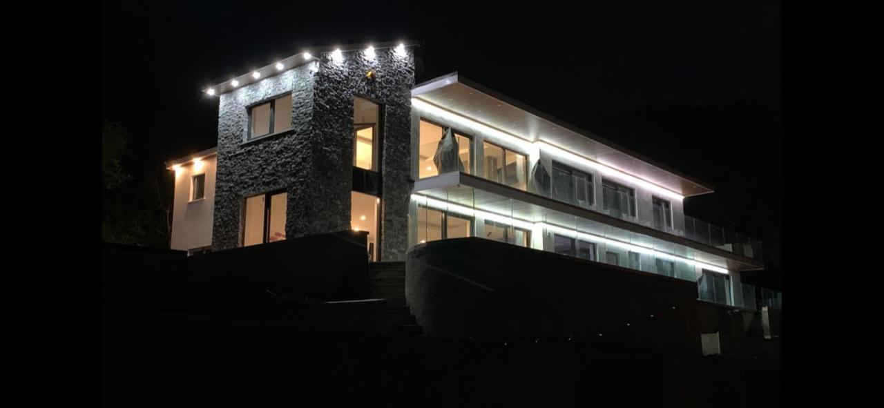 The Wylies Hotel Dunmurry Bagian luar foto