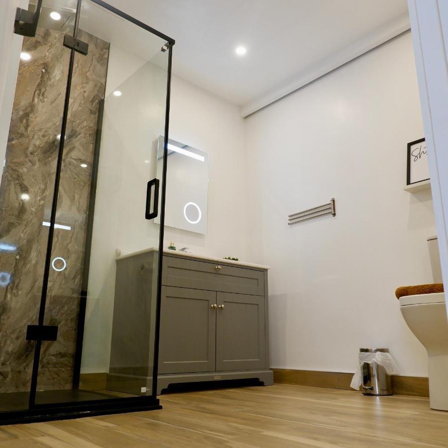 The Wylies Hotel Dunmurry Bagian luar foto