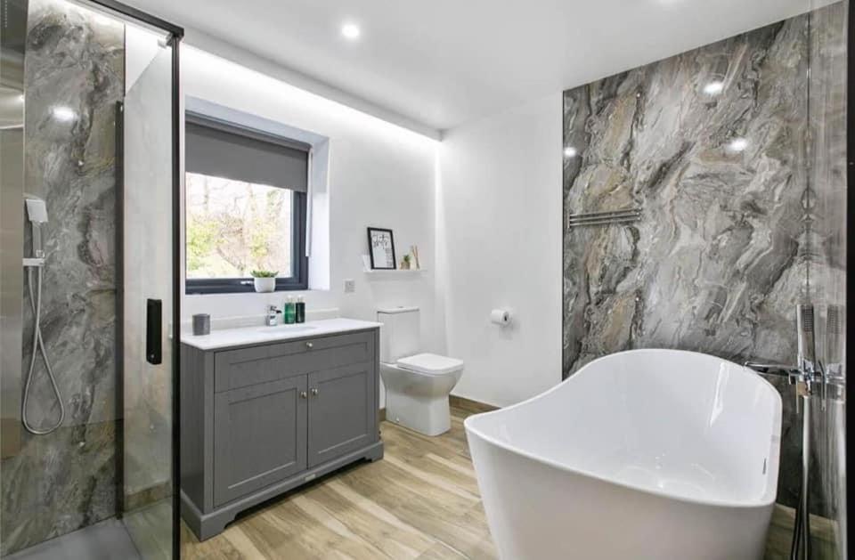 The Wylies Hotel Dunmurry Bagian luar foto
