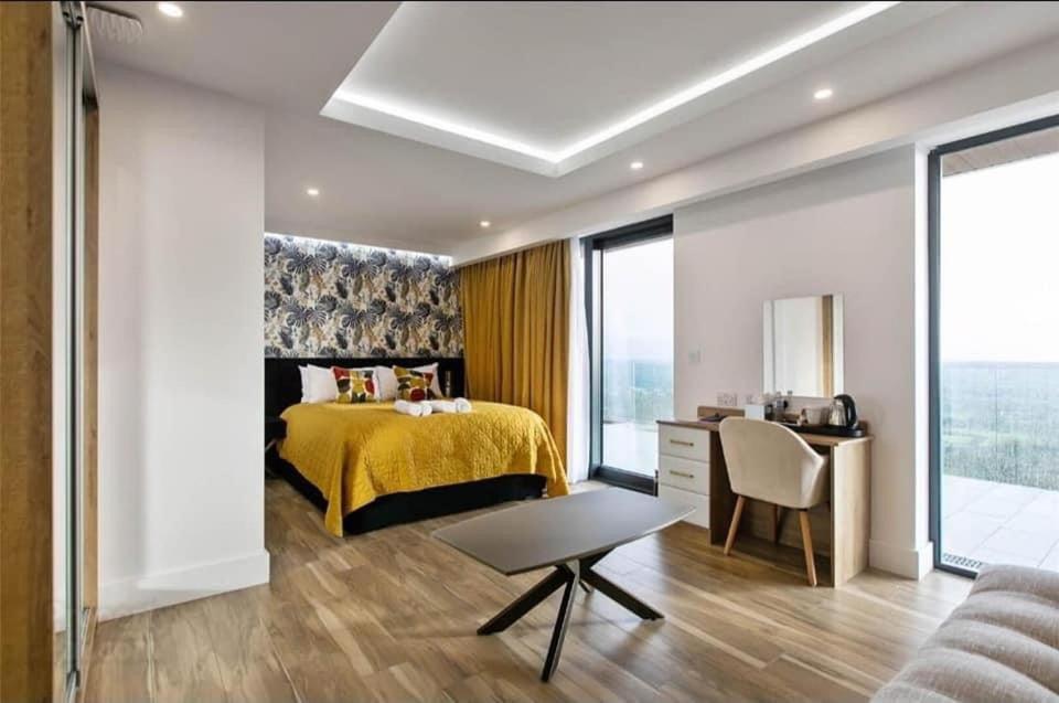 The Wylies Hotel Dunmurry Bagian luar foto